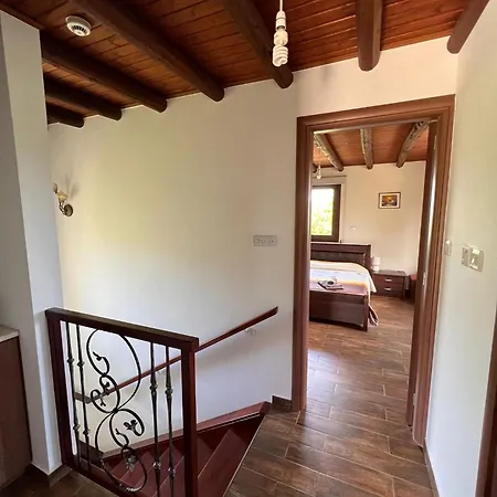 Valencia Grove * Miliou