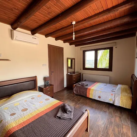 Villa Valencia Grove