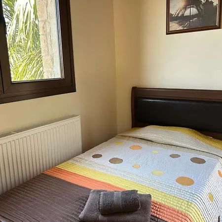 Valencia Grove * Miliu