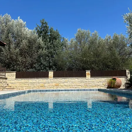 Villa Valencia Grove *