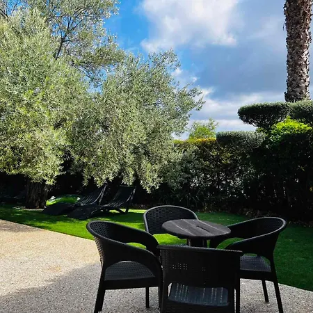 Villa Valencia Grove *