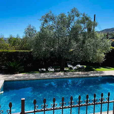 Villa Valencia Grove