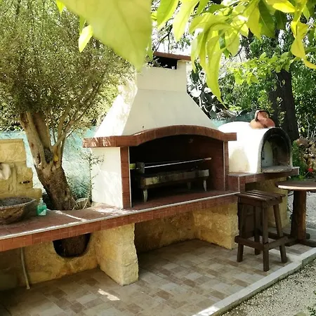 Villa Valencia Grove *