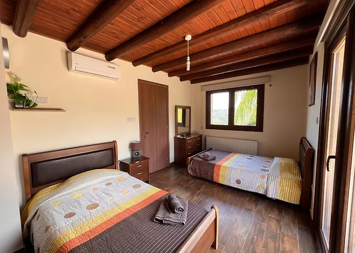 Villa Valencia Grove