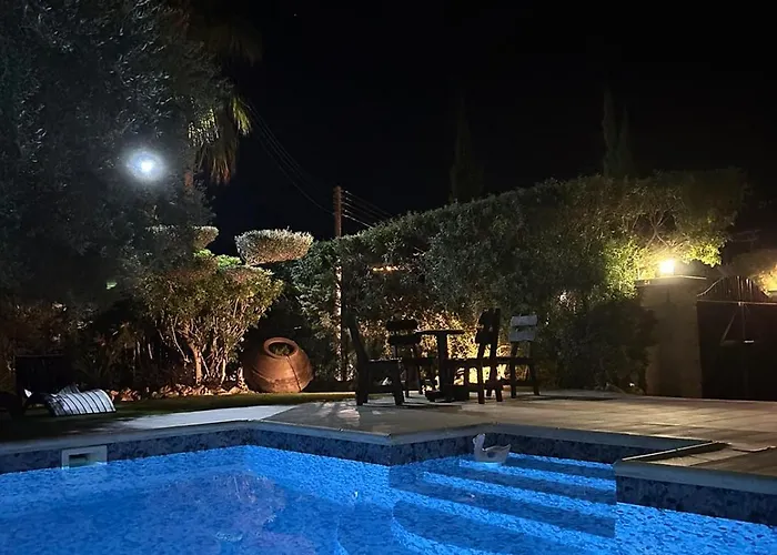 Vila Valencia Grove Miliou