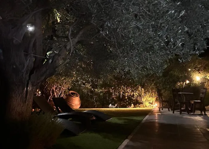 Valencia Grove Miliou