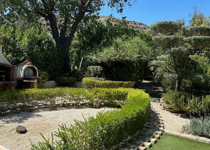 Villa Valencia Grove *