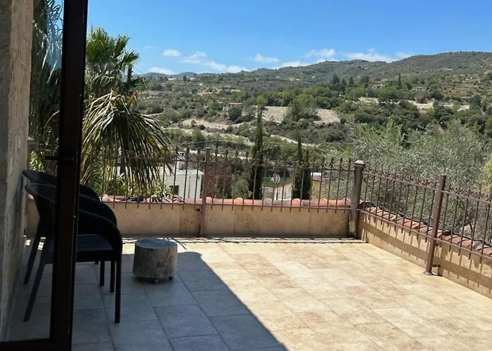 Vila Valencia Grove Miliou