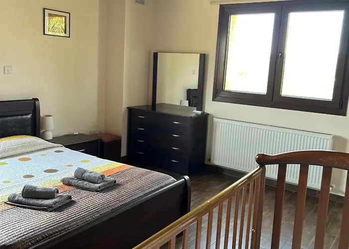 Valencia Grove Miliou