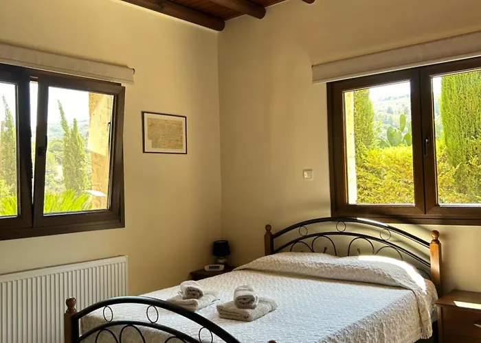 Villa Valencia Grove Miliou