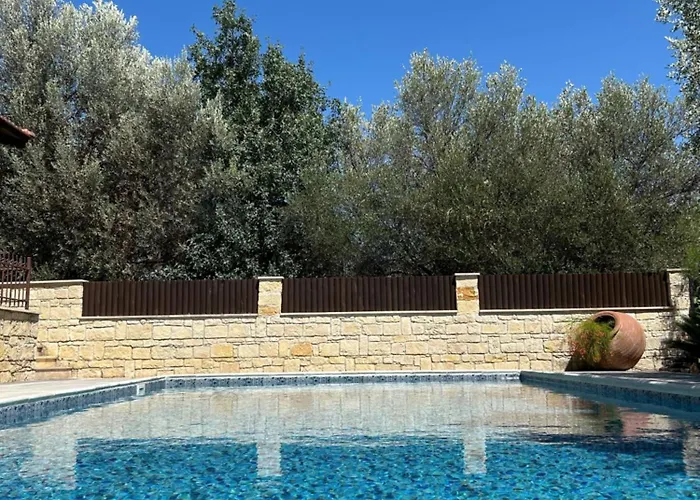 Vila Valencia Grove *