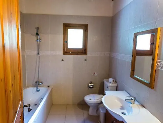 Valencia Grove Vila *